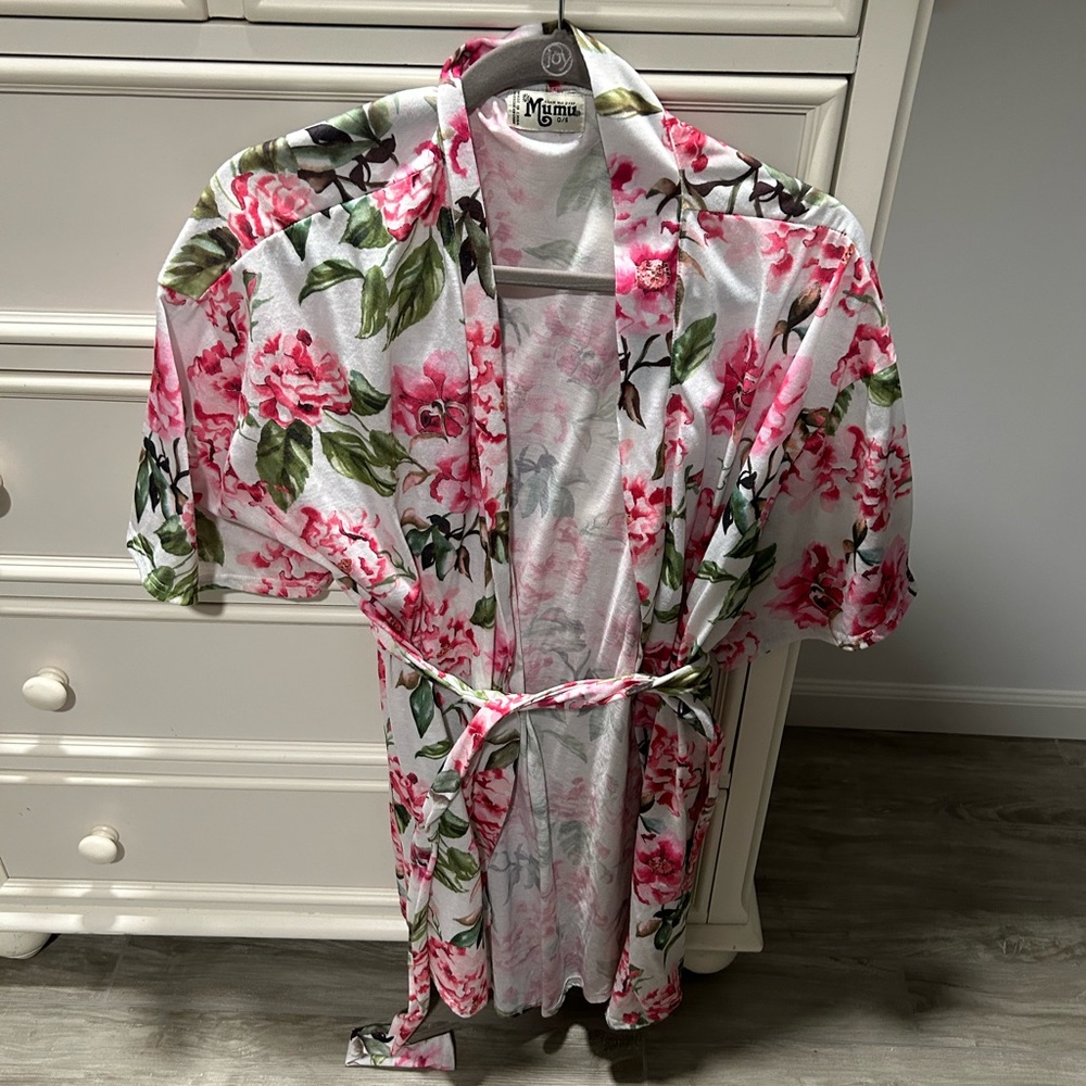 Light Floral Robe - Picture 3 of 4